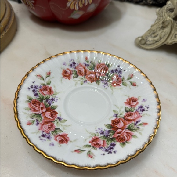 Vintage By Appointment to Her Majesty the Queen by Paragon Saucer - Picture 1 of 3